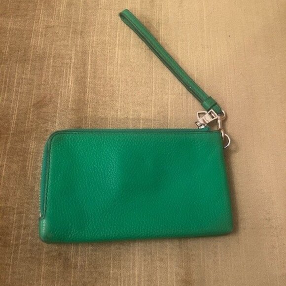 Coach Green Pebbled Leather wristlet wallet - Picture 2 of 5